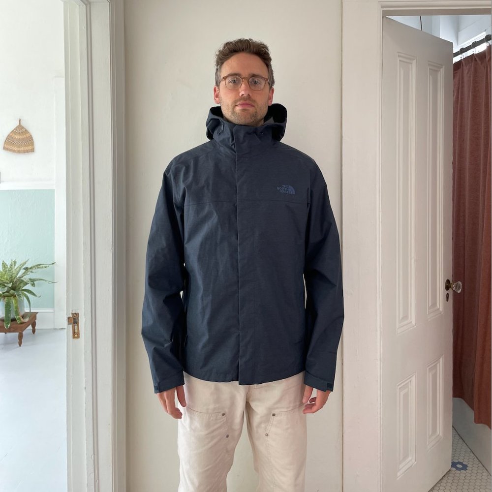 North Face Water Resistant Rain Jacket - Large in Dark Blue